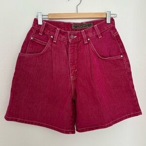 Levi’s 900 Series Vintage Denim Shorts Fuchsia Pink Color High Waisted Size 9